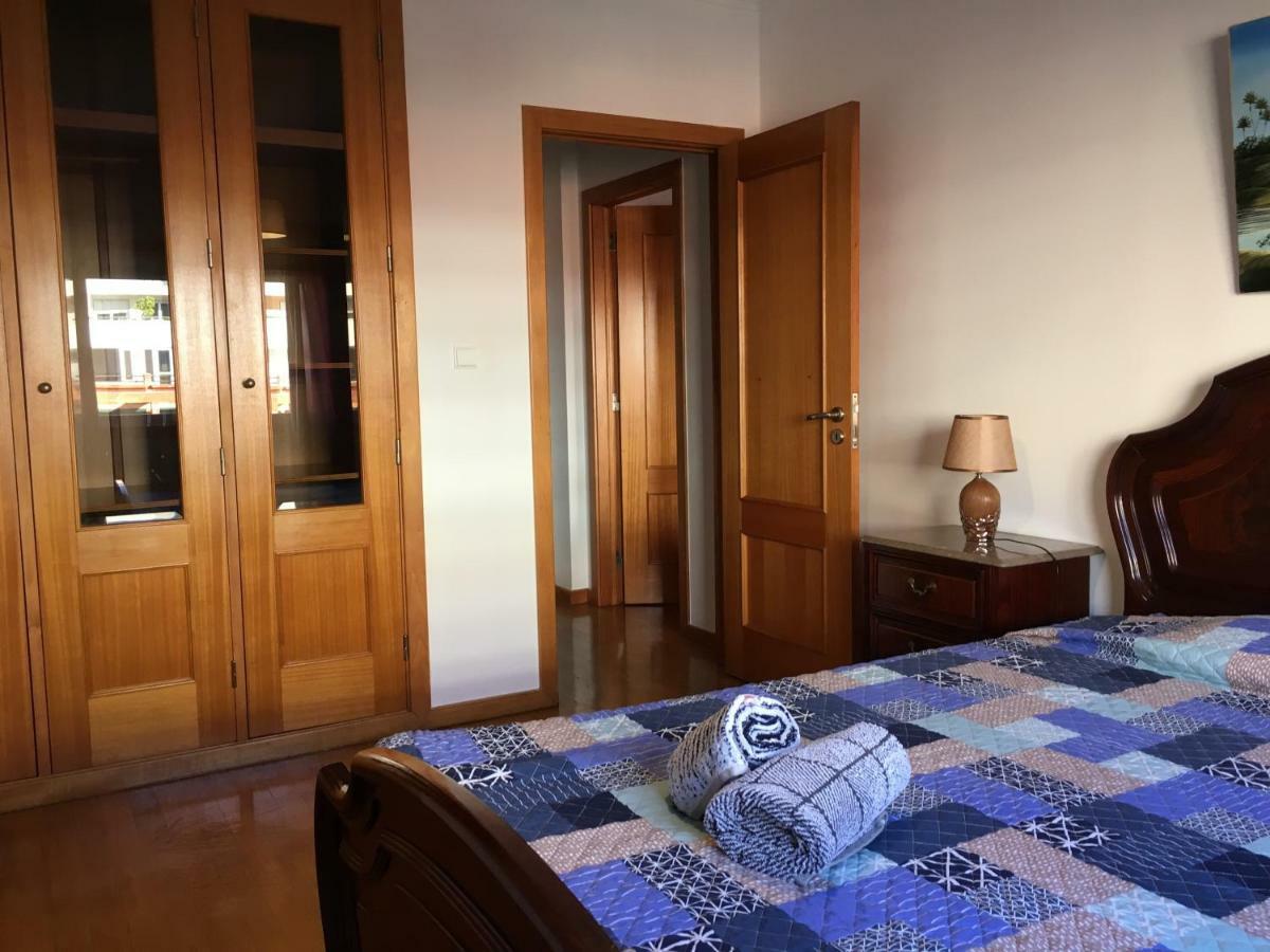 Apartamento Novo Muito Confortavel Com Vista Rio Algés Exterior foto